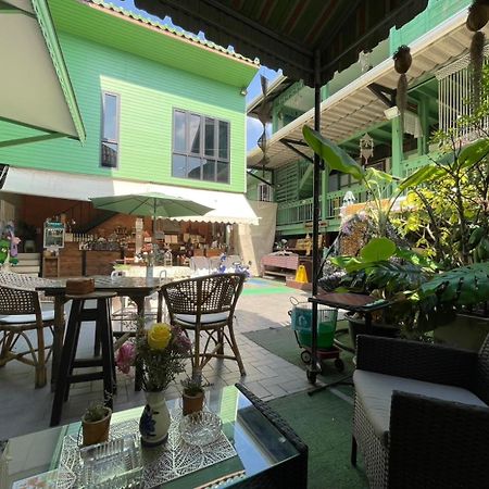 Green Teak House Bangkok Eksteriør billede